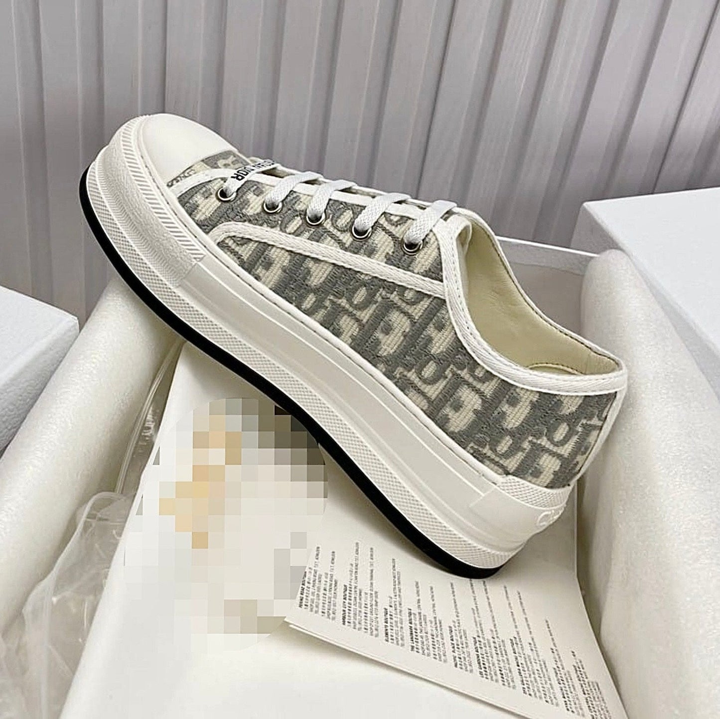 Sole Quest Low Top Sneakers - Sole Elegance
