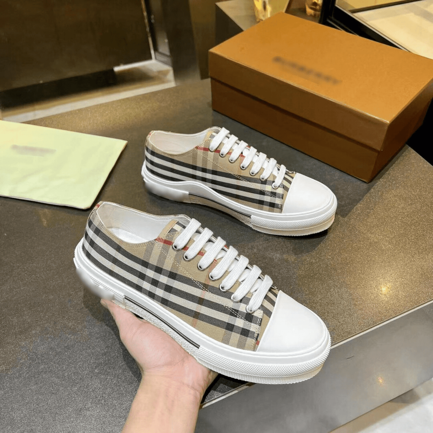 Checkered Low Tops - Sole Elegance